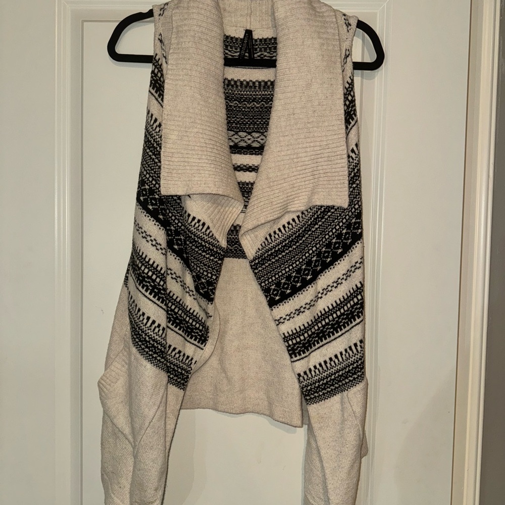 Elegant Black and Cream Cardigan